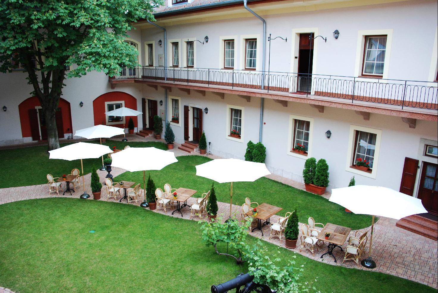 St. George Residence บูดาเปสต์ ภายนอก รูปภาพ